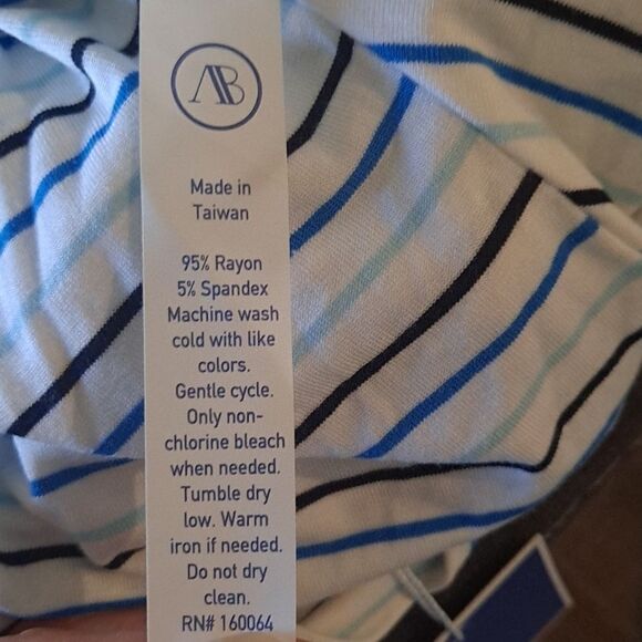 NWT Addison Bay  Everyday Short Sleeve cropped T-Shirt, Multi Blue Stripe XS - Picture 5 of 5